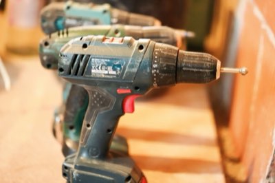 Sicurezza e scelta punte: padroneggia il tuo avvitatore elettrico